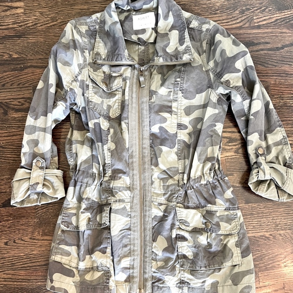 Women’s Ashley Camo Jacket Medium